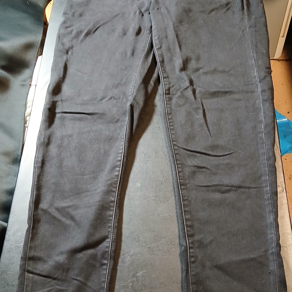 Celebrity Pink Black Size 17/33 Curvy Skinny Denim Jeans